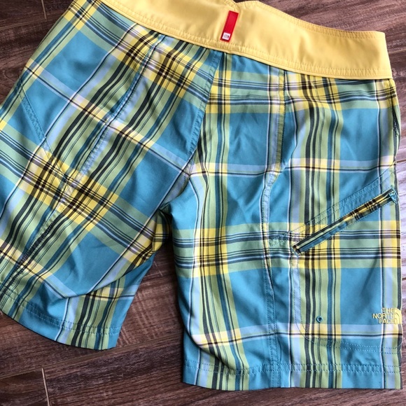 NWOT North Face shorts - Picture 3 of 4